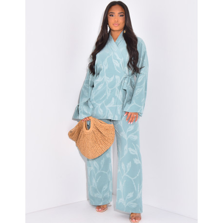 Kimono zum Binden und Hose mit Blättermuster