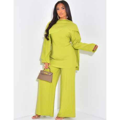 Set aus Hose und Bluse mit schulterlangem Cape