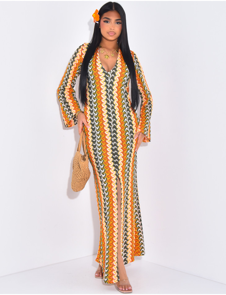 Langes Kleid aus mehrfarbigem Häkelgarn