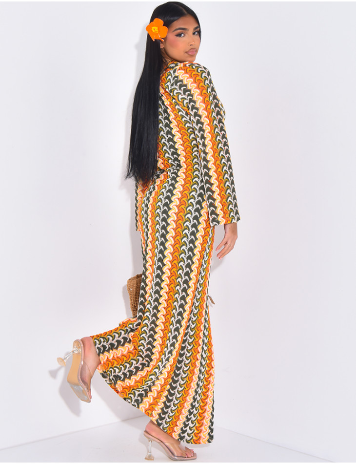 Langes Kleid aus mehrfarbigem Häkelgarn