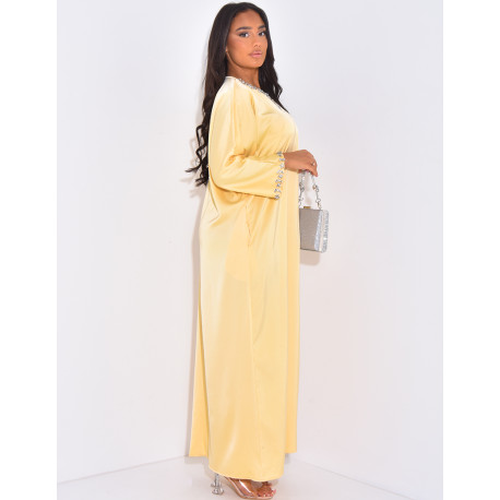 Abaya with hand-embroidered jewellery