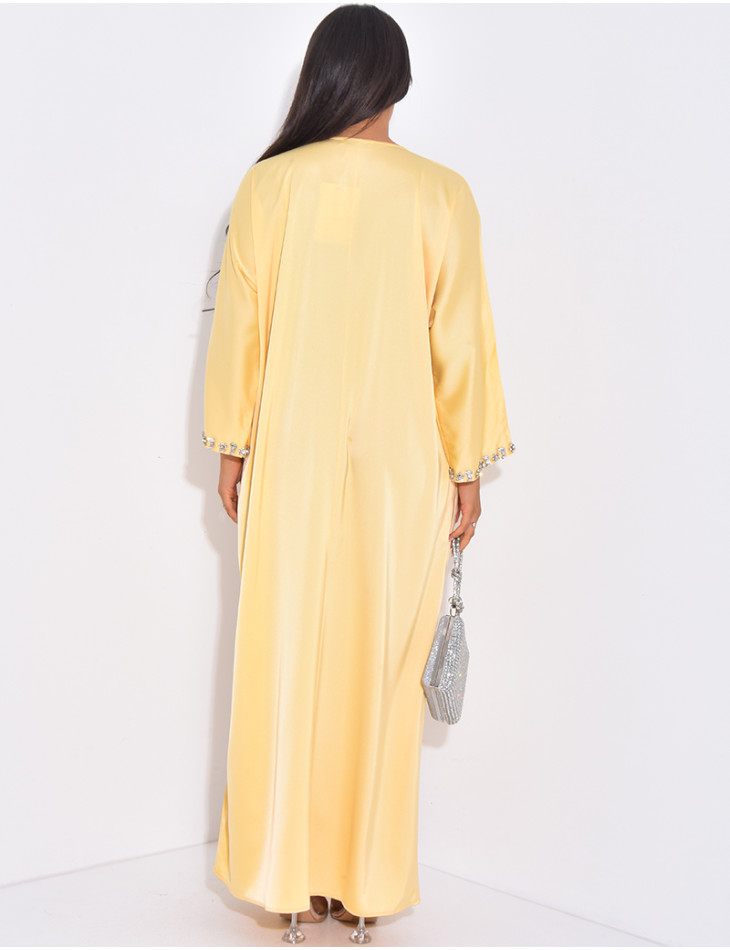 Abaya with hand-embroidered jewellery
