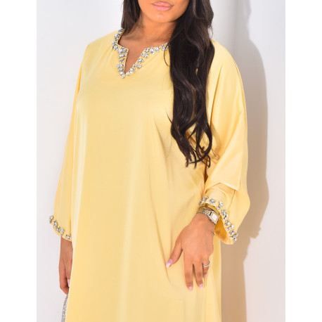 Abaya with hand-embroidered jewellery