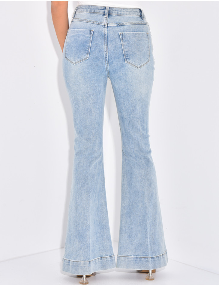 Schlagjeans mit verwaschenem Effekt