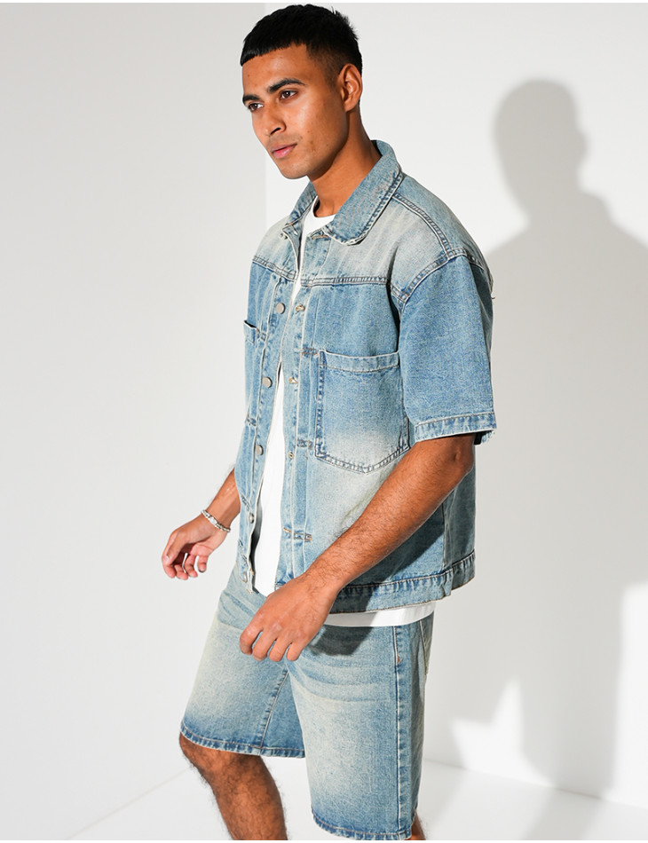 Ensemble en jeans short et chemise