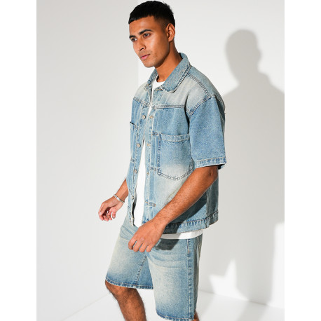 Ensemble en jeans short et chemise