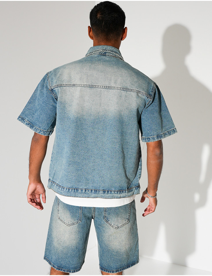 Ensemble en jeans short et chemise