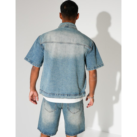 Ensemble en jeans short et chemise