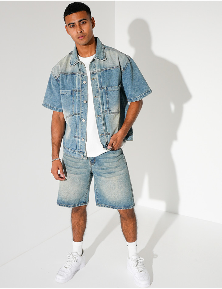 Ensemble en jeans short et chemise