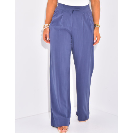 Straight-leg, high-waisted linen trousers
