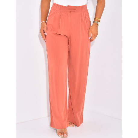 Straight-leg, high-waisted linen trousers