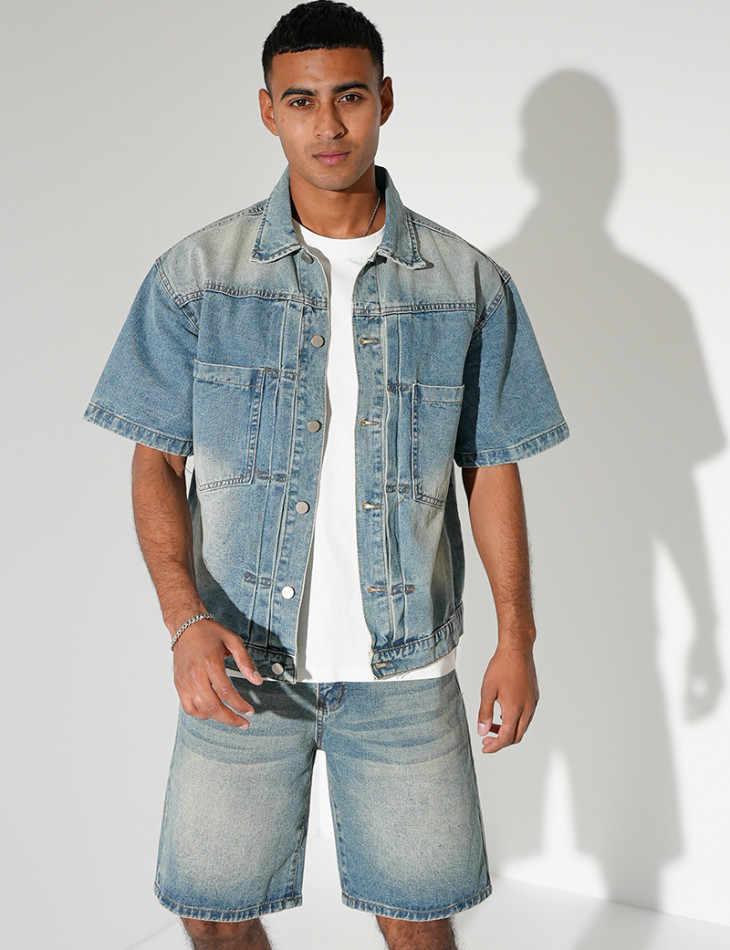 Ensemble en jeans short et chemise
