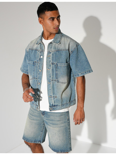 Ensemble en jeans short et chemise