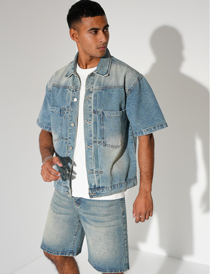 Ensemble en jeans short et chemise