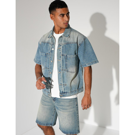 Ensemble en jeans short et chemise