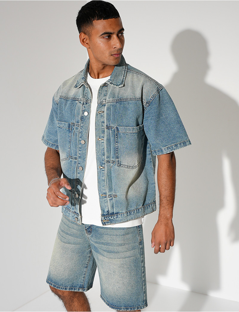 Ensemble en jeans short et chemise