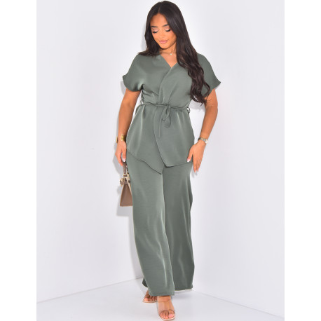 Set aus ärmelloser Bluse zum Binden und gerader Hose aus Satin.