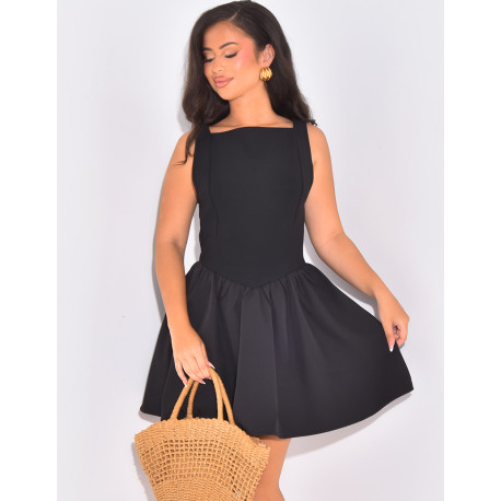 Short sleeveless flared dress