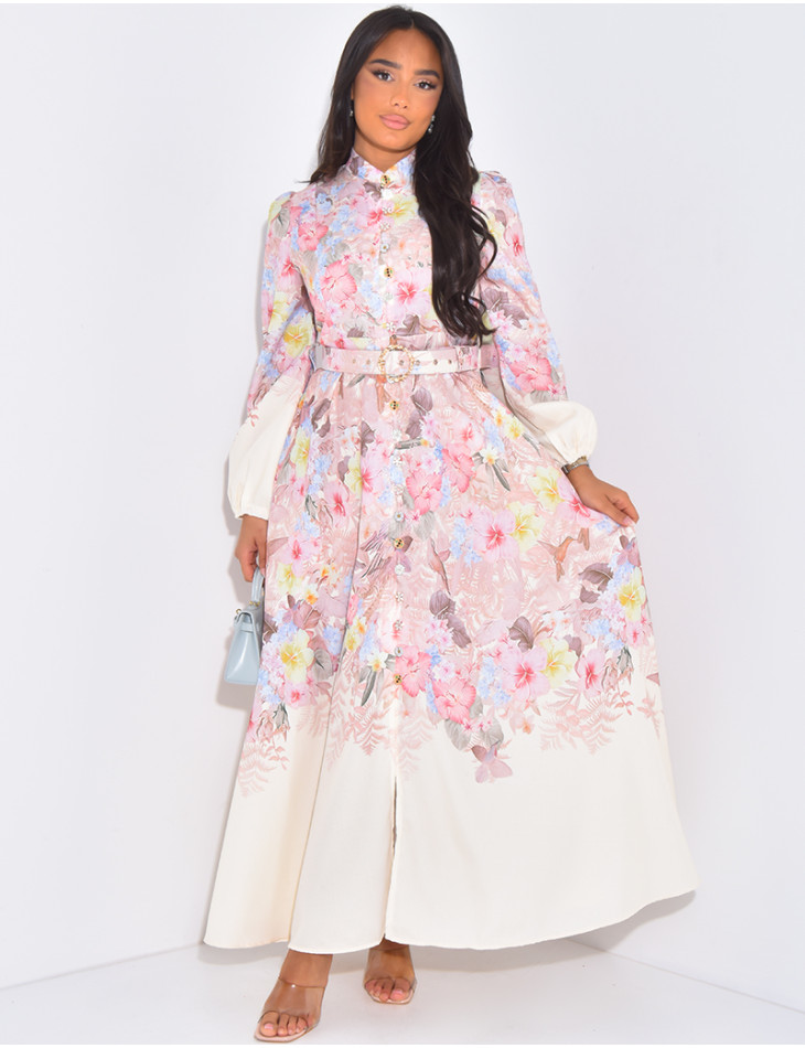 Bedrucktes langes Kleid mit Knöpfen & Gürtel in der Taille.
