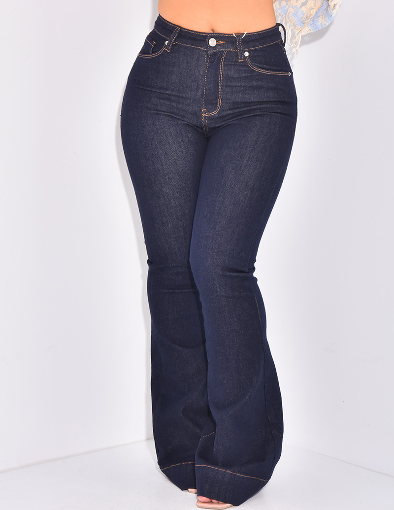 Flared Jeans in Rohblau mit...