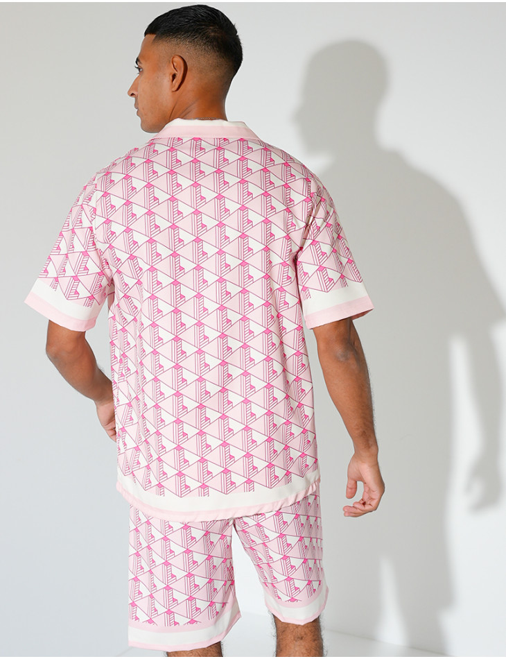 Ensemble short et chemise à motifs géométriques