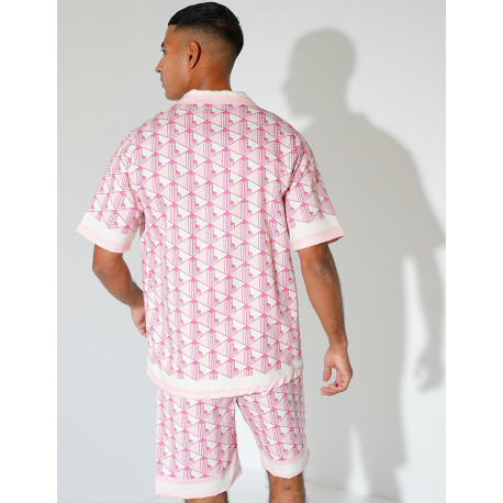 Ensemble short et chemise à motifs géométriques