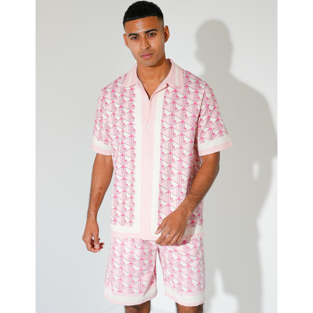 Ensemble short et chemise à motifs géométriques