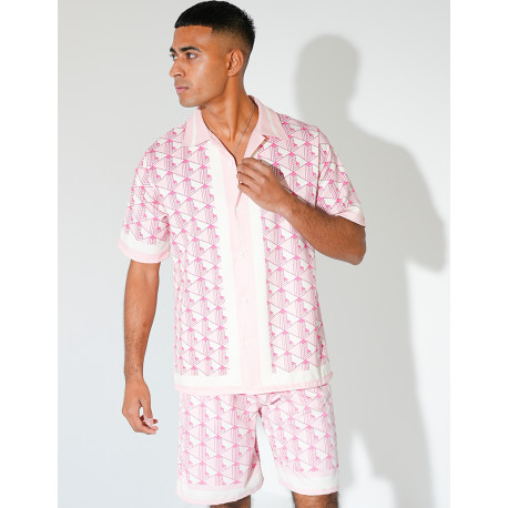 Ensemble short et chemise à motifs géométriques