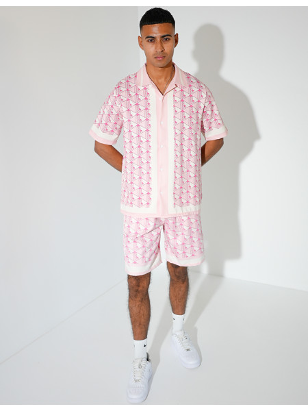 Ensemble short et chemise à motifs géométriques