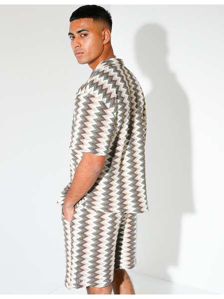 Ensemble short et chemise à motifs