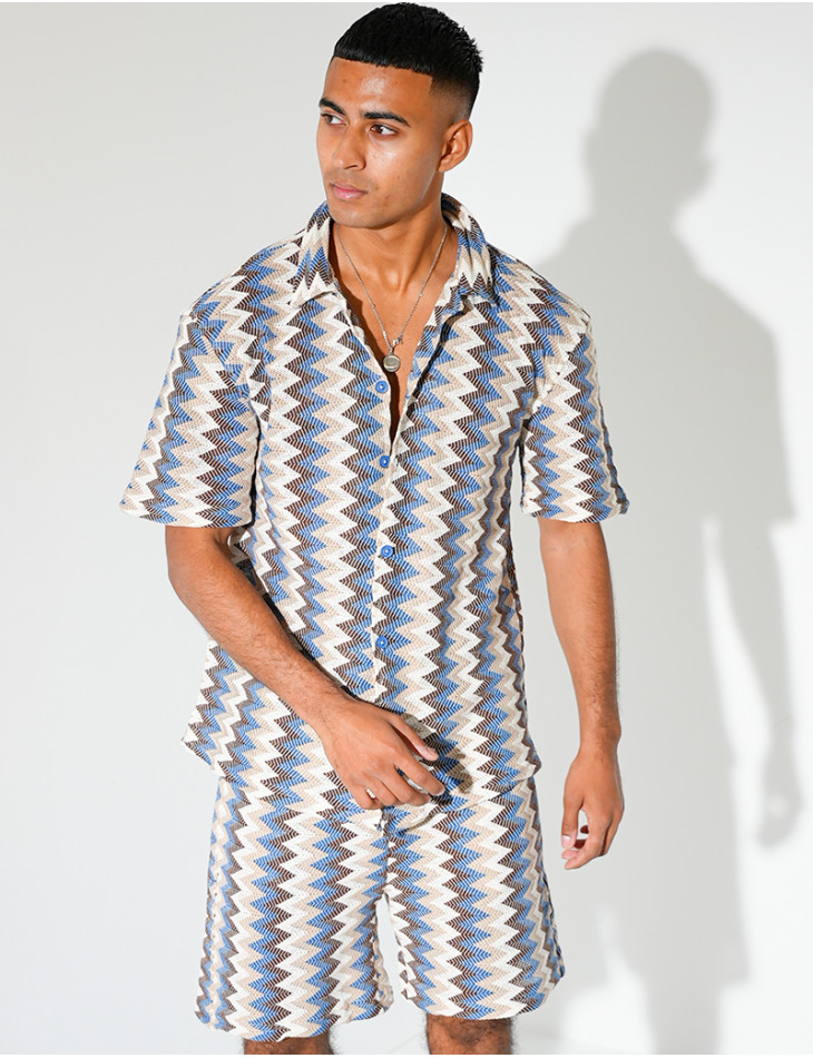 Ensemble short et chemise à motifs