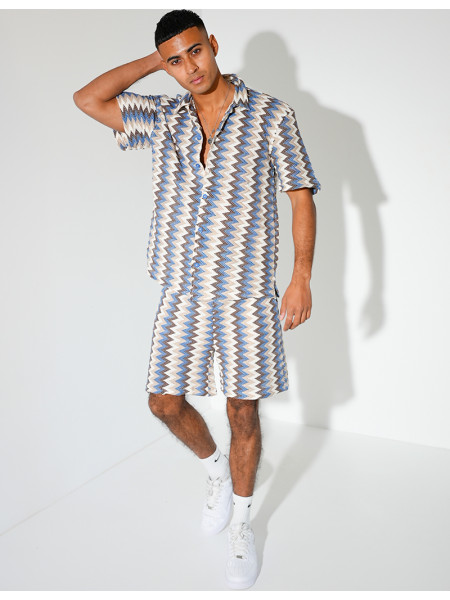 Ensemble short et chemise à motifs