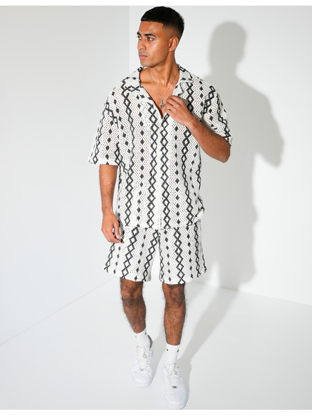 Ensemble ajouré short et chemise à motifs