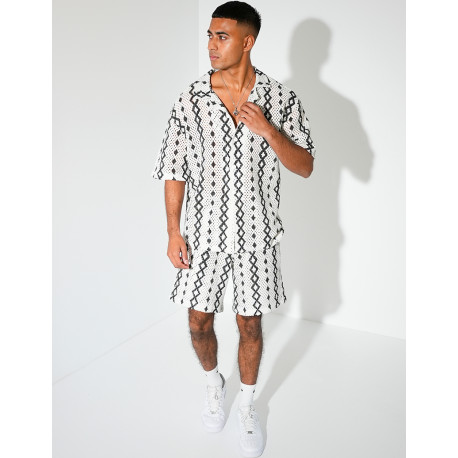 Ensemble ajouré short et chemise à motifs