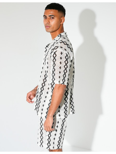 Ensemble ajouré short et chemise à motifs