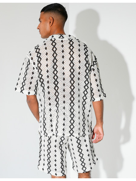 Ensemble ajouré short et chemise à motifs