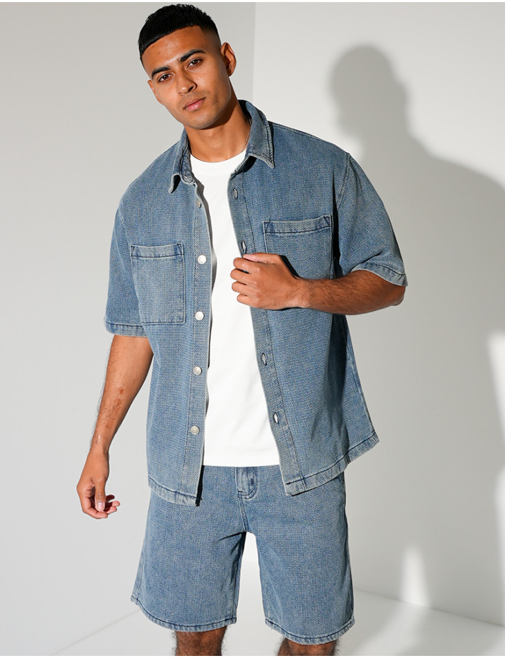 Ensemble en jeans short et chemise texturé