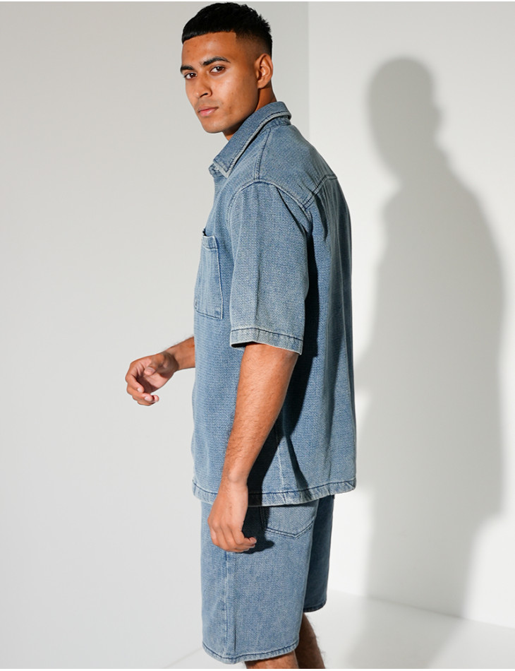 Ensemble en jeans short et chemise texturé