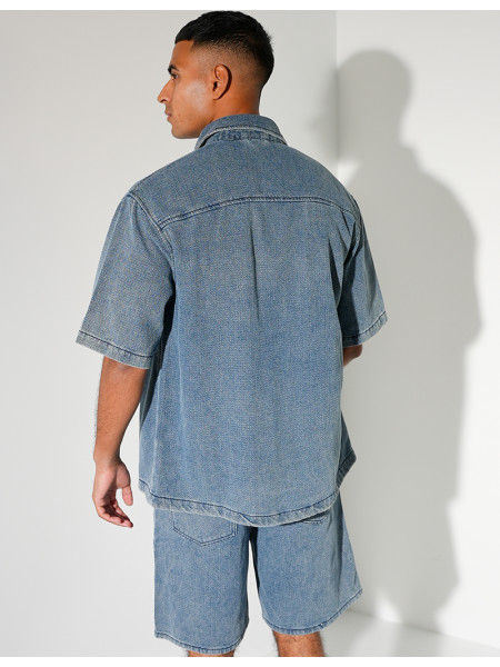 Ensemble en jeans short et chemise texturé