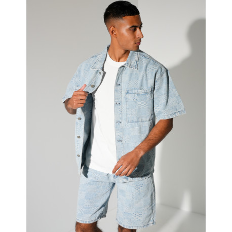 Ensemble en jeans short et chemise à damier