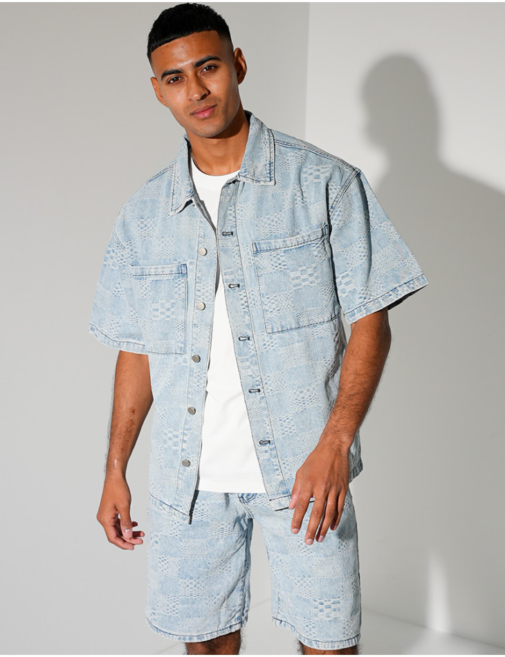 Ensemble en jeans short et chemise à damier