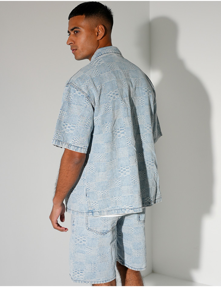 Ensemble en jeans short et chemise à damier