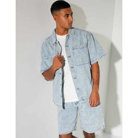 Ensemble en jeans short et chemise à damier