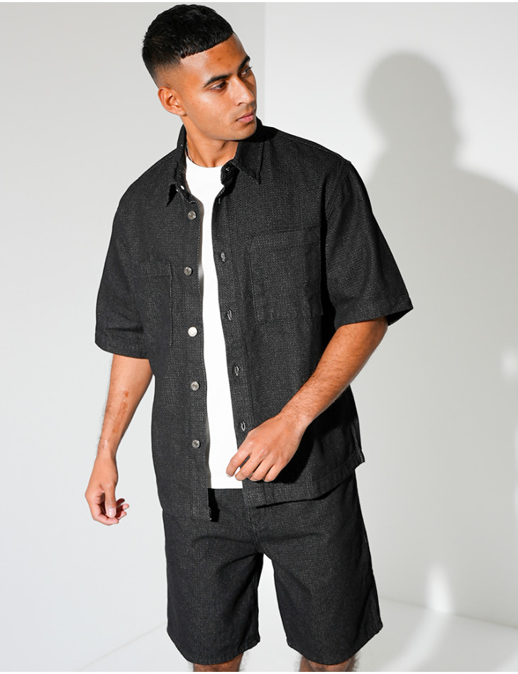 Ensemble en jeans short et chemise texturé