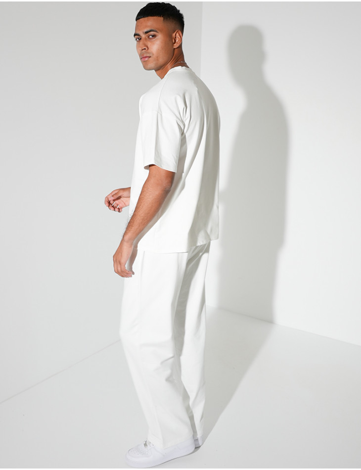 Ensemble uni pantalon à bande et t-shirt