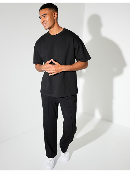 Ensemble uni pantalon à bande et t-shirt