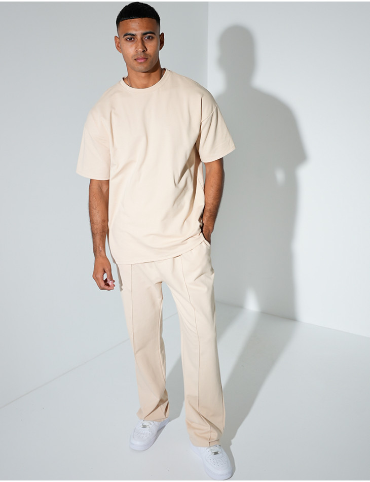 Ensemble uni pantalon à bande et t-shirt