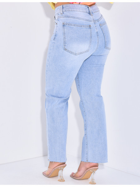High-waisted mom jeans with light wash