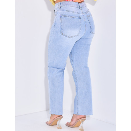 High-waisted mom jeans with light wash