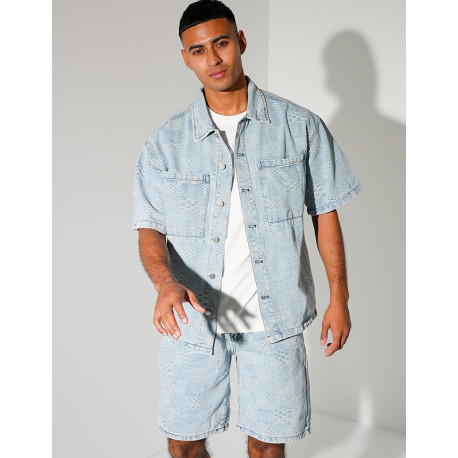 Ensemble en jeans short et chemise à damier